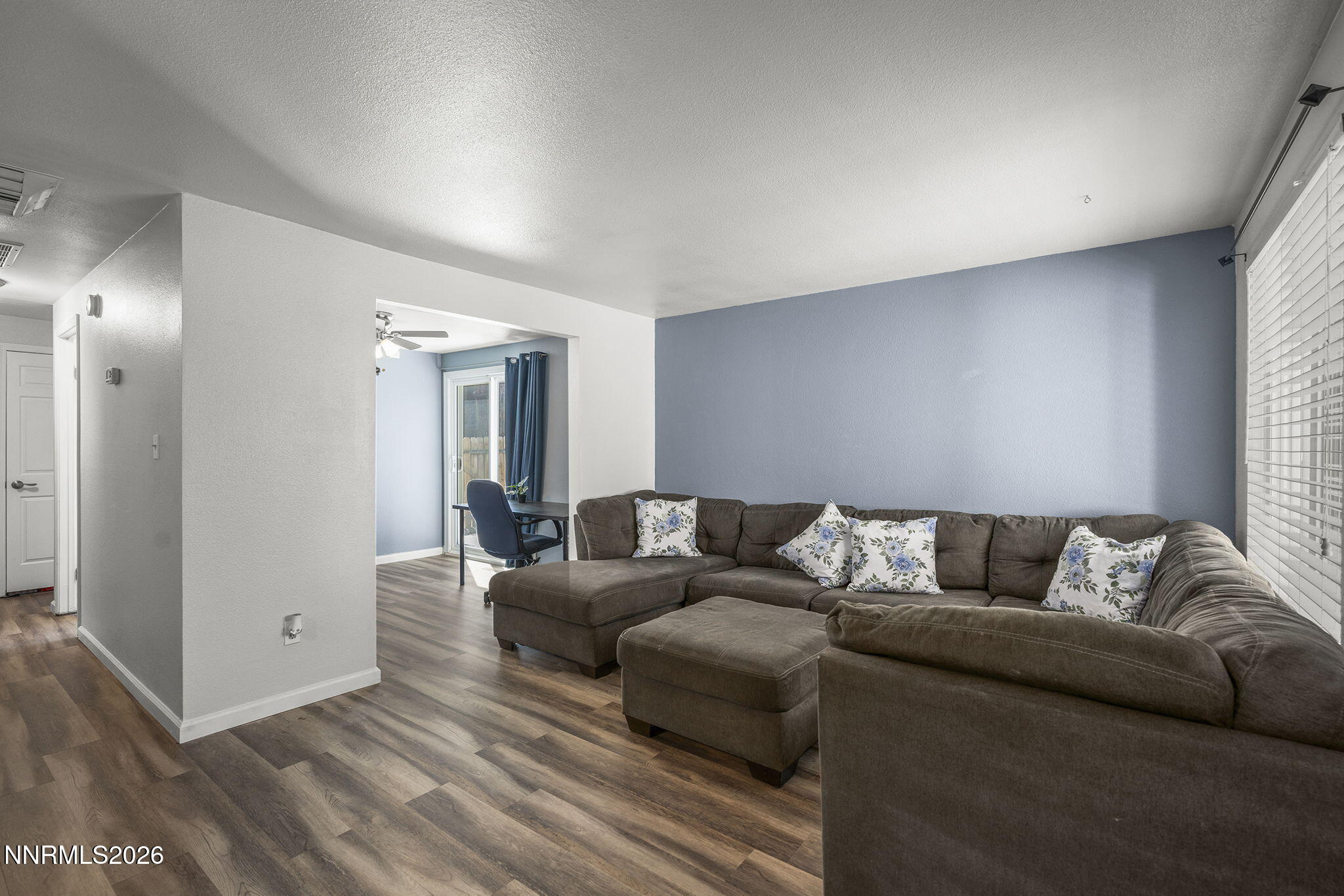 6850 Peppermint Drive Reno, NV 89506 - Photo 4 of 21 4-web-or-mls-_DSC2067