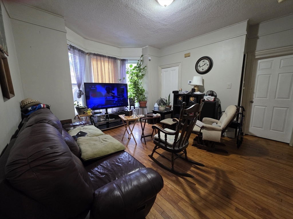 4 Home Street Worcester, MA 01609 - Photo 18 of 20
