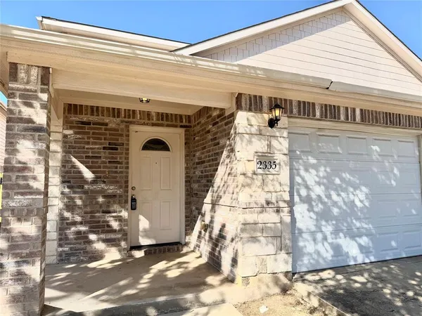 $1,885 | 2324 Bloomfield Drive, Arlington, TX 76012
