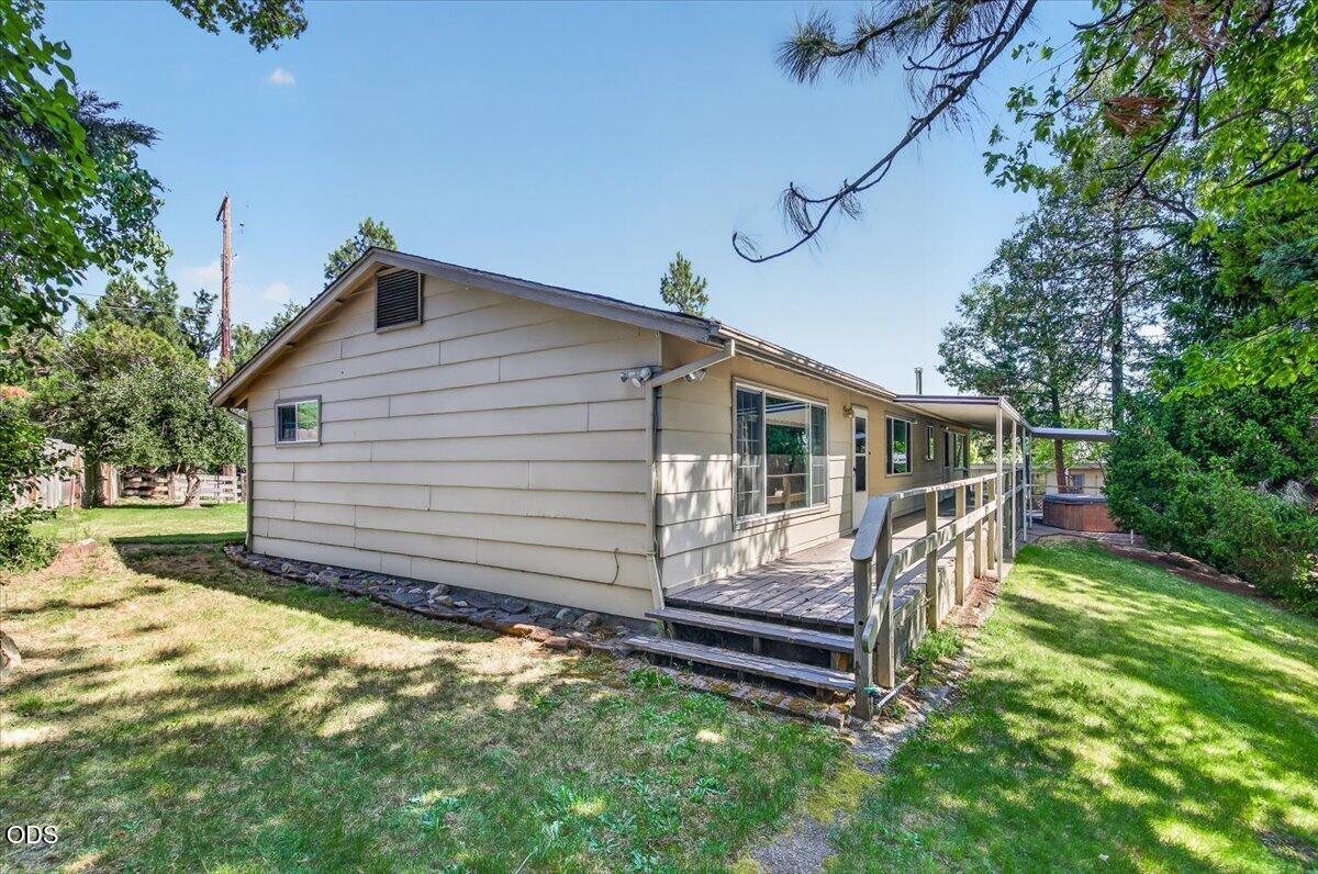 624 Crowson Road Ashland, OR 97520 - Photo 7 of 41