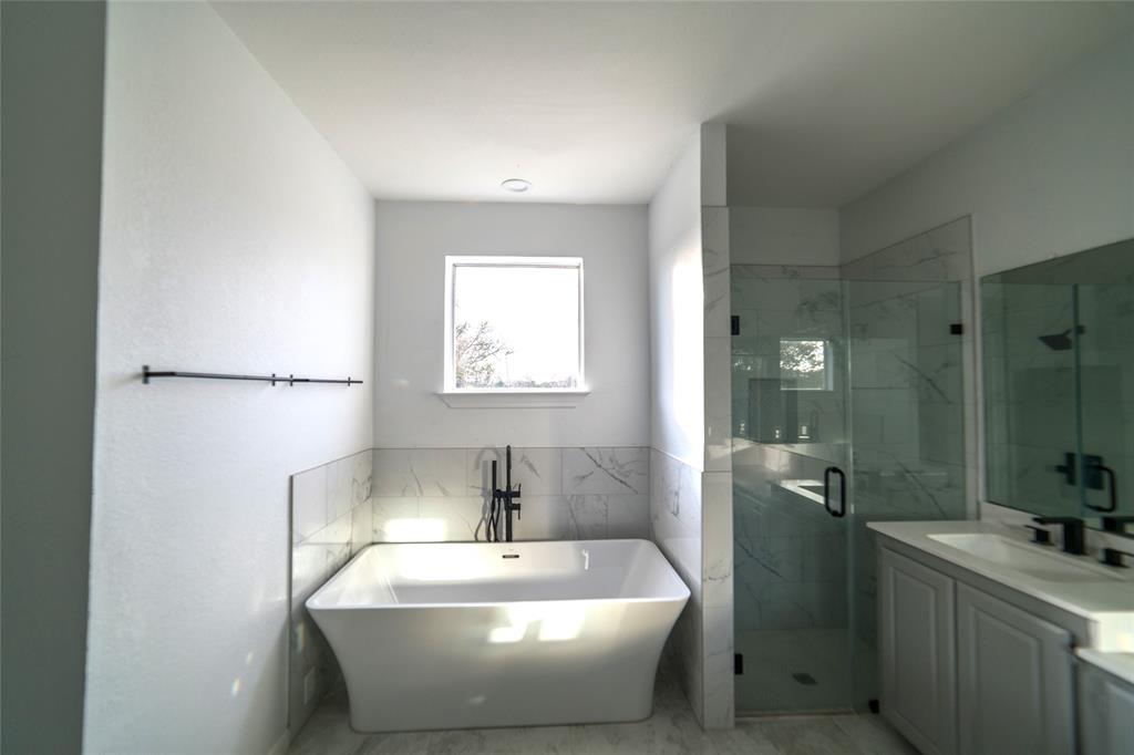 954 Lloyd's Road Little Elm, TX 75068 - Photo 15 of 32 Master bathroom