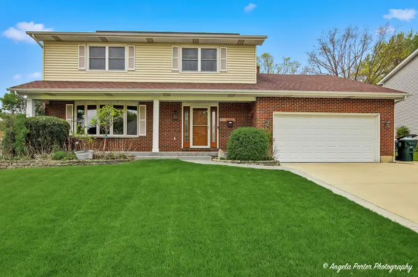 $389,900 | 664 Longview Drive, Antioch, IL 60002