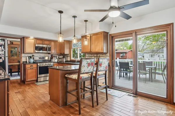 $389,900 | 664 Longview Drive, Antioch, IL 60002