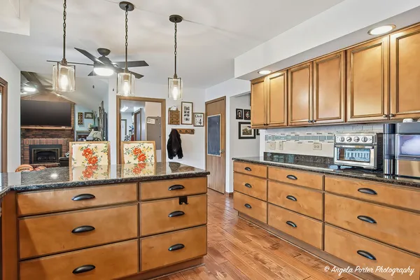 $389,900 | 664 Longview Drive, Antioch, IL 60002