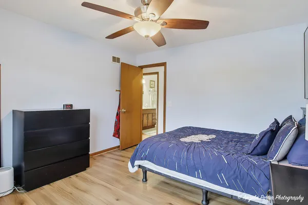 $389,900 | 664 Longview Drive, Antioch, IL 60002