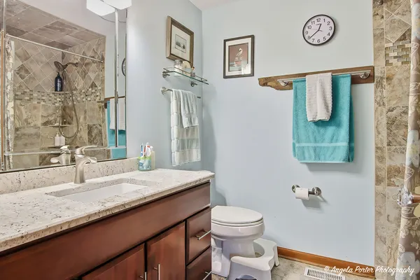 $389,900 | 664 Longview Drive, Antioch, IL 60002