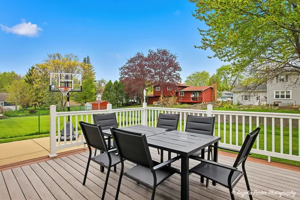 $389,900 | 664 Longview Drive, Antioch, IL 60002