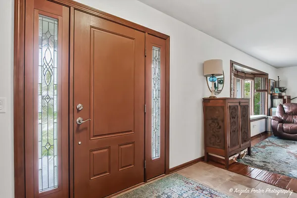 $389,900 | 664 Longview Drive, Antioch, IL 60002
