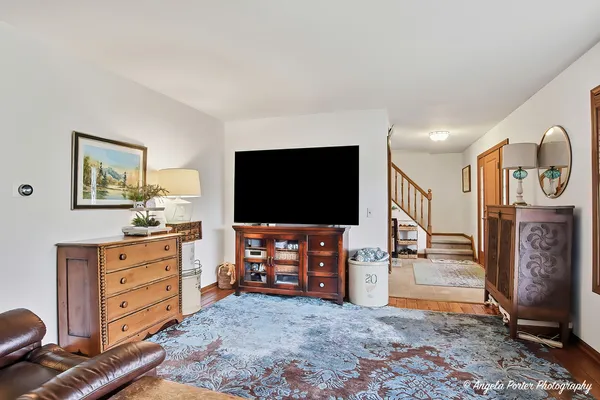 $389,900 | 664 Longview Drive, Antioch, IL 60002