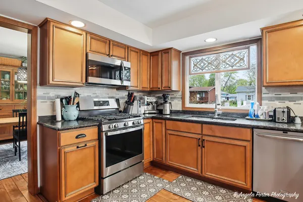$389,900 | 664 Longview Drive, Antioch, IL 60002