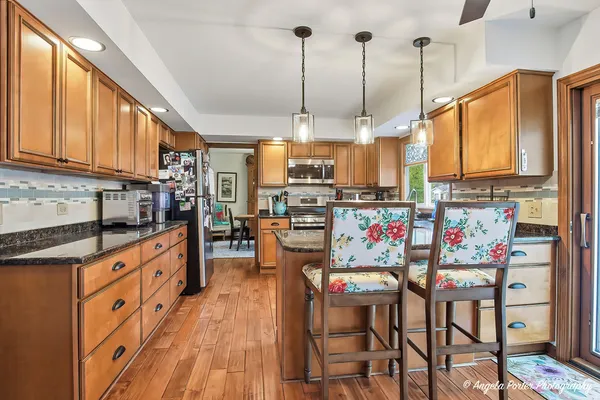 $389,900 | 664 Longview Drive, Antioch, IL 60002