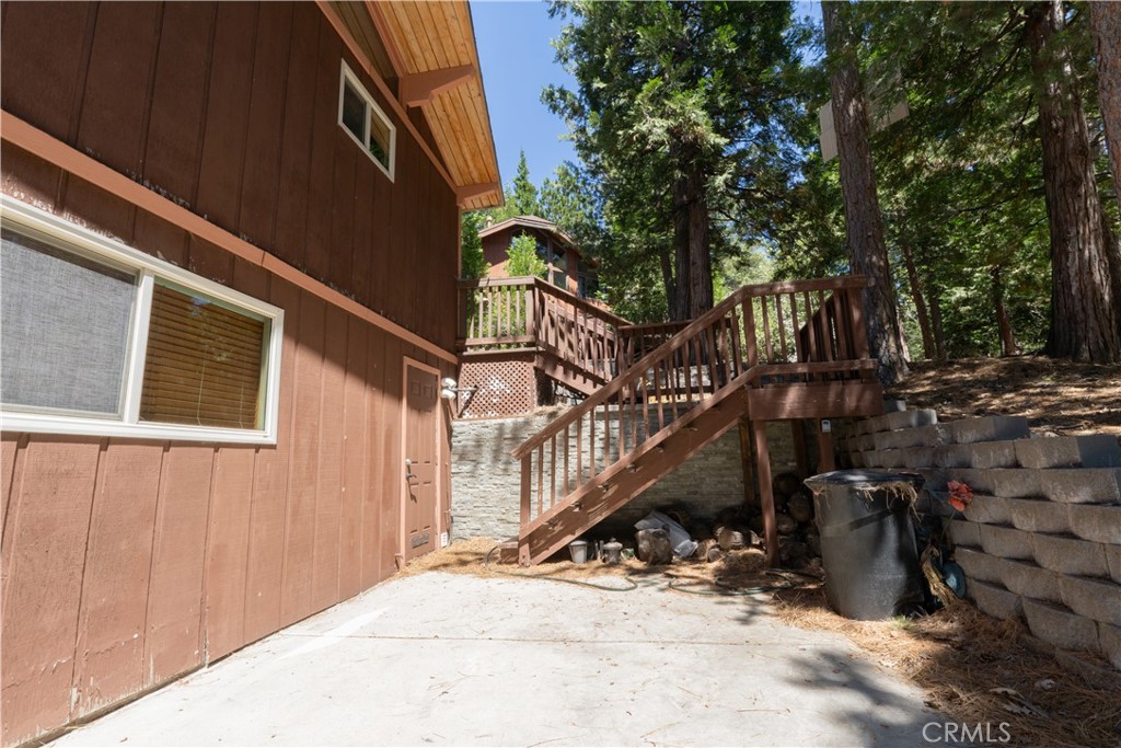 392 Pioneer Road Lake Arrowhead, CA 92352 - Photo 10 of 41