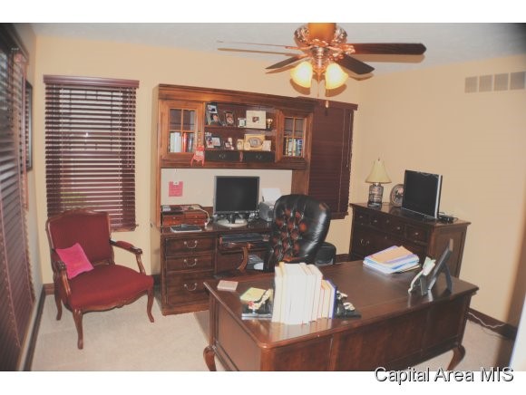 3204 Cougar Ridge Springfield, IL 62711 - Photo 14 of 24