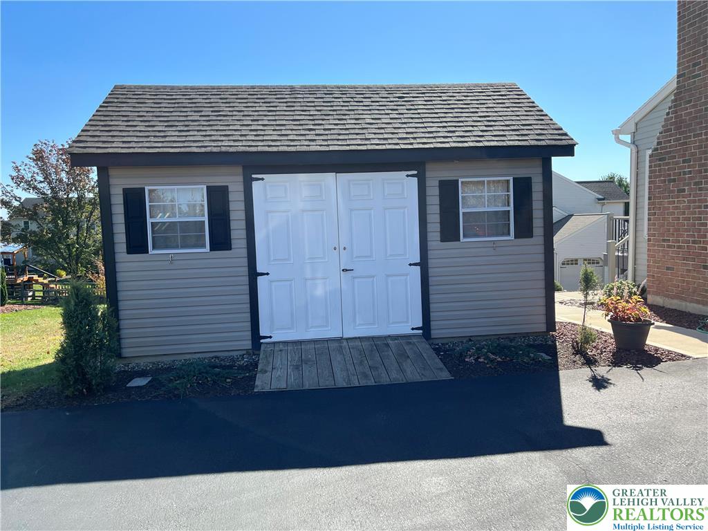 205 Spyglass Hill Road Bath, PA 18014 - Photo 43 of 51 a front view of house