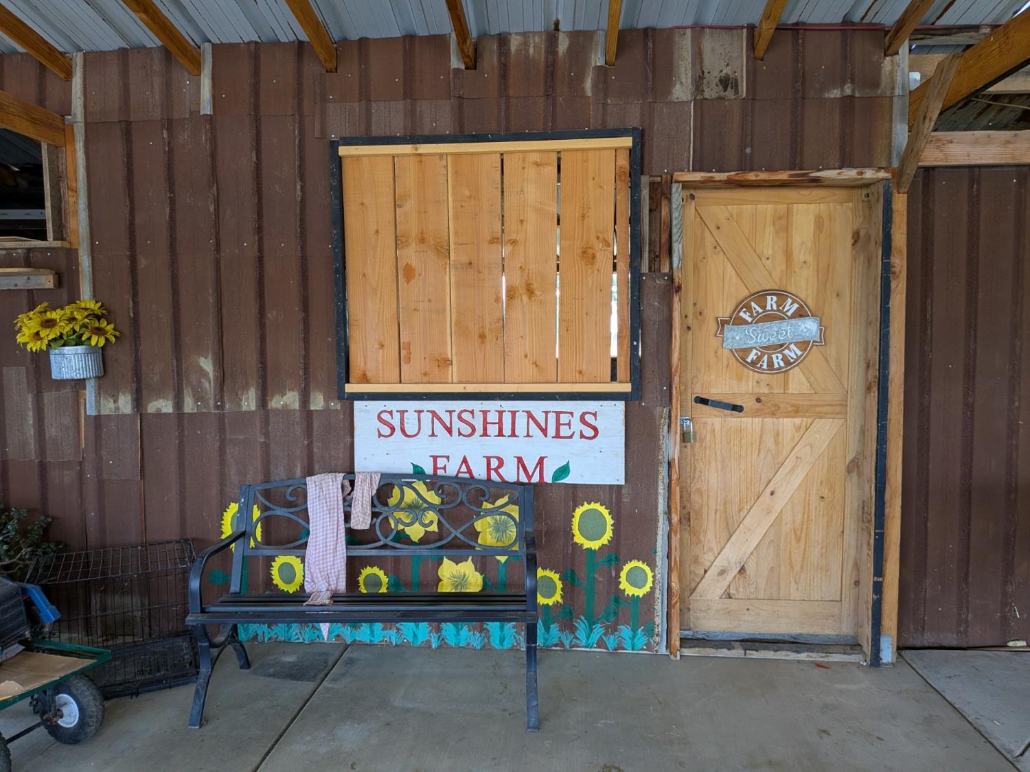 284 South Temperance Avenue Fresno, CA 93737 - Photo 6 of 23 a sign that is on a wooden wall