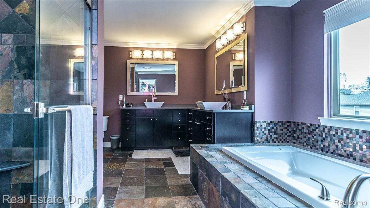 122 Woodside Road Royal Oak, MI 48073 - Photo 30 of 56 00__16.jpg