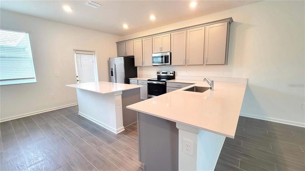 1690 Contentment Loop Kissimmee, FL 34744 - Photo 5 of 10