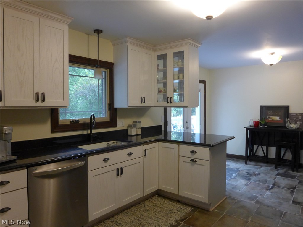 105 Beverly Road Hudson, OH 44236 - Photo 7 of 25 Gallery Image 7