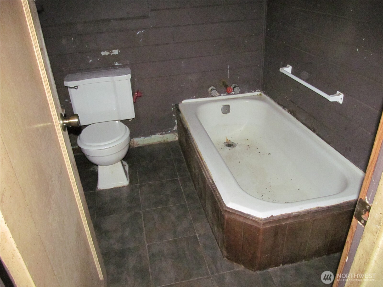 7780 Cultus Bay Road Clinton, WA 98236 - Photo 24 of 37 Gallery Image 24