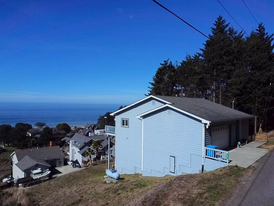 52 Spruce Road Whitethorn, CA 95589 - Photo 2 of 58