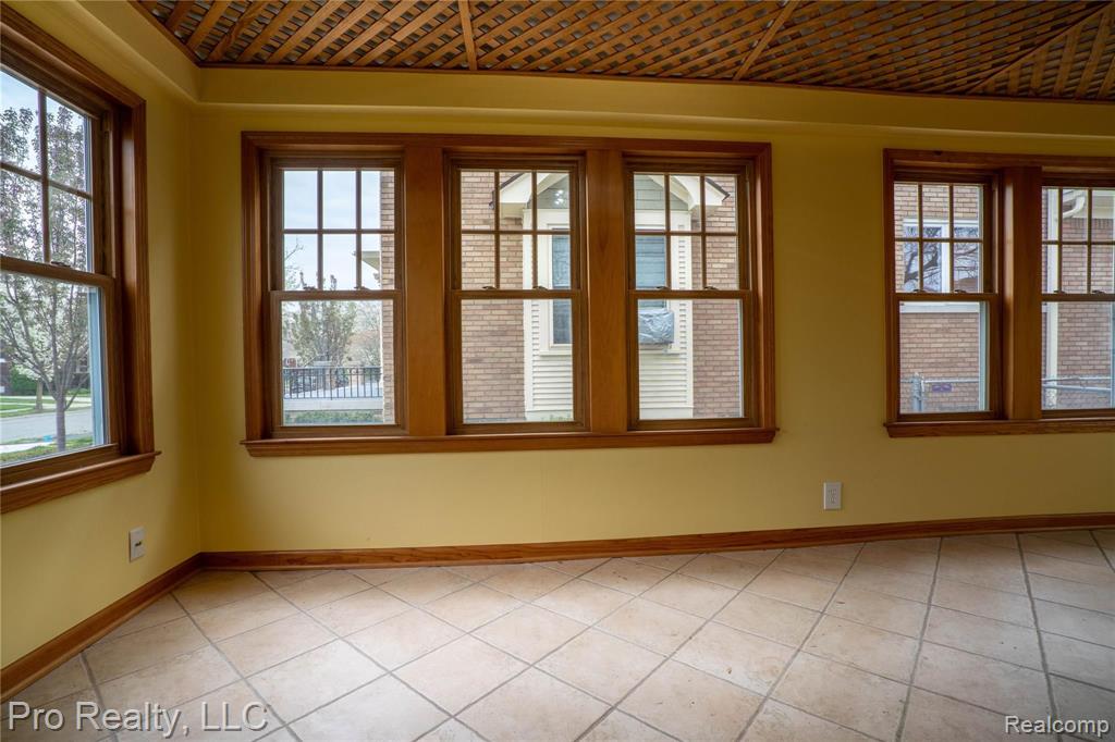 1135 Nottingham Road Grosse Pointe Park, MI 48230 - Photo 10 of 21