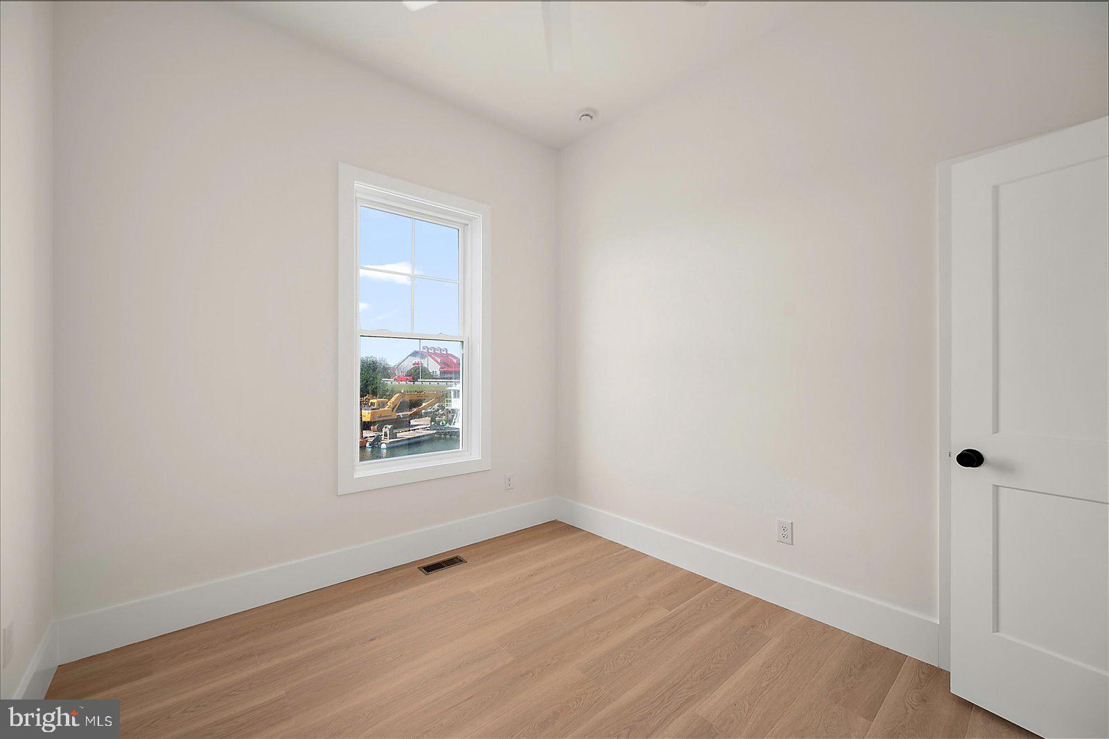 12971 Inlet Isle Lane Ocean City, MD 21842 - Photo 72 of 134 5th Bedroom with ceiling fan
