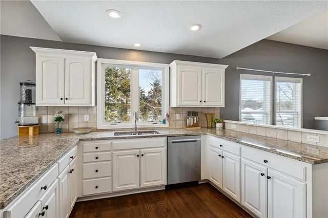 $425,000 | 8544 Primrose Street, De Soto, KS 66018