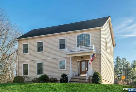 $997,500 | 500 Blue Hill Terrace, Franklin Lakes, NJ 07417
