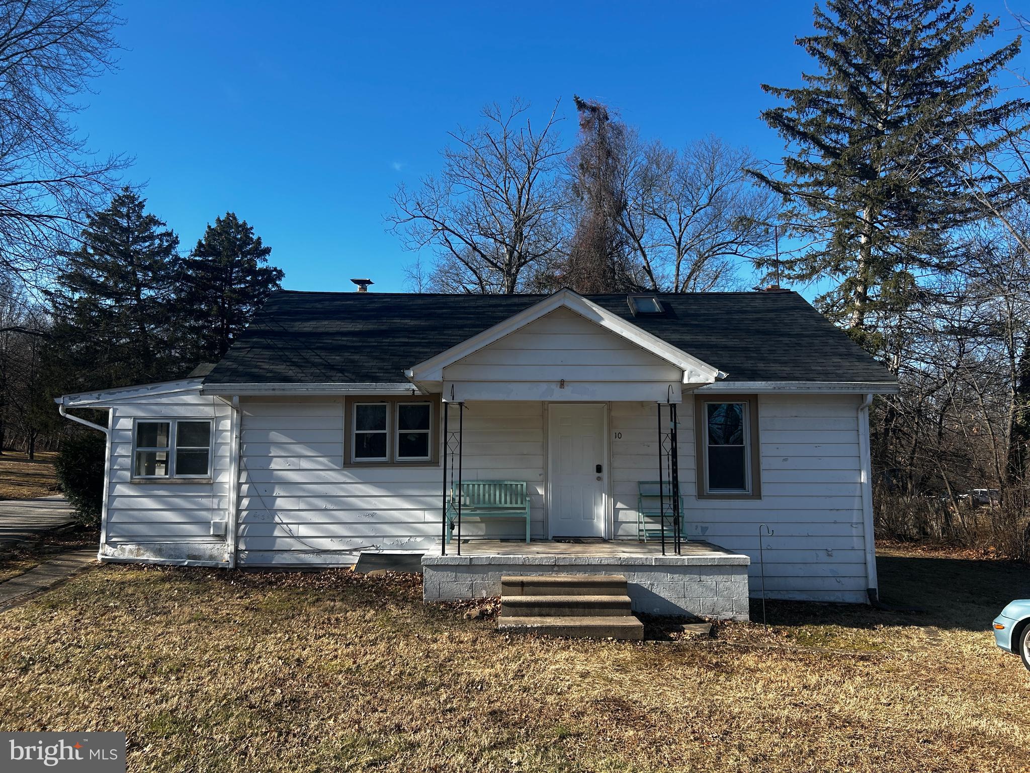 10 Boraten Road Royersford, PA 19468 - Photo 1 of 11 a front view of a house with garden