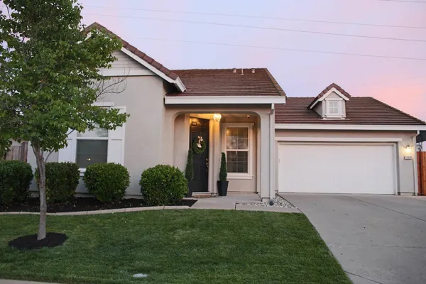 $529,000 | 12372 Pawcatuck Way, Rancho Cordova, CA 95742