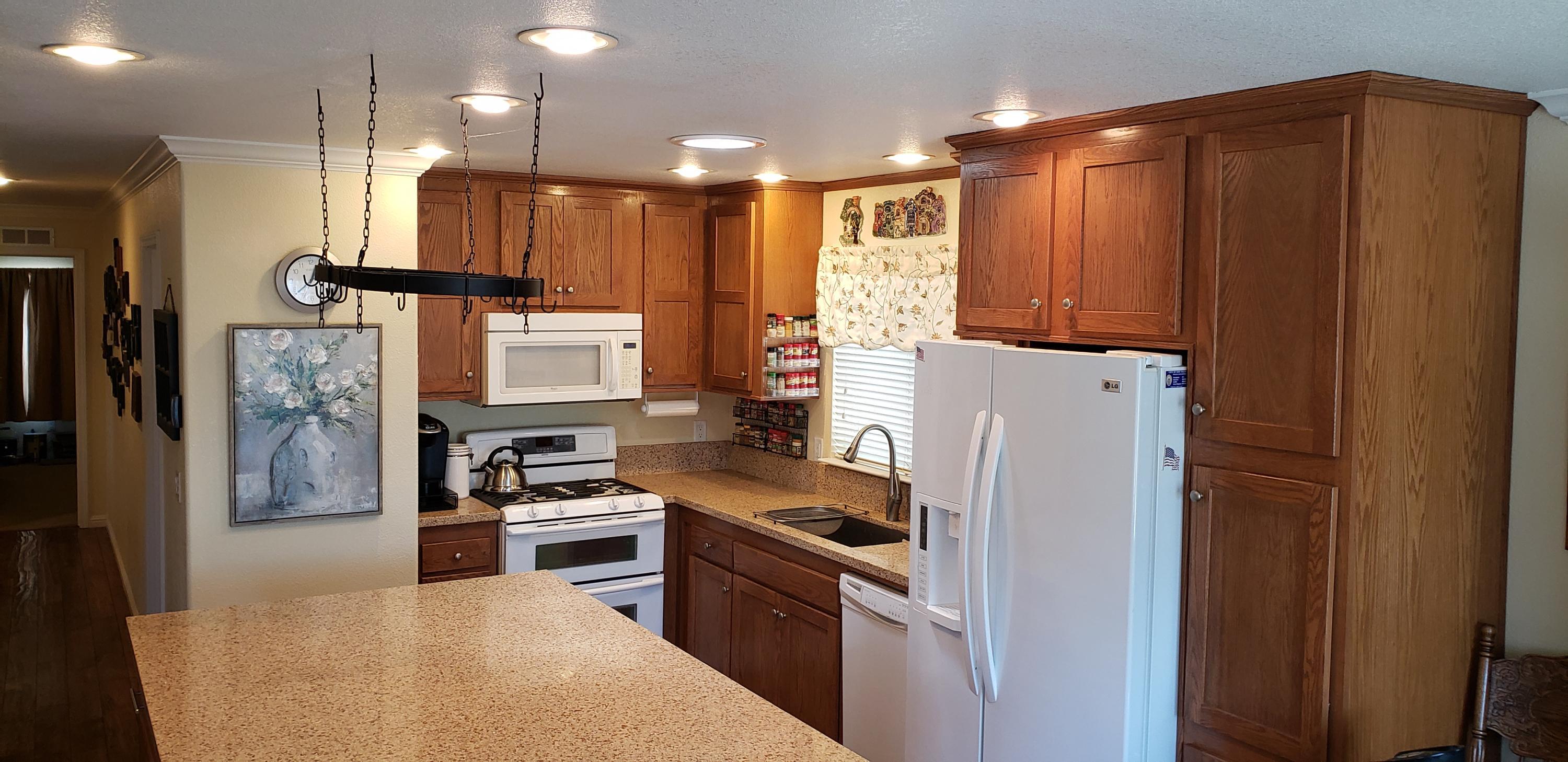 195 Tierra Rejada Road, Unit 87 Simi Valley, CA 93065 - Photo 3 of 33 20210415_123834