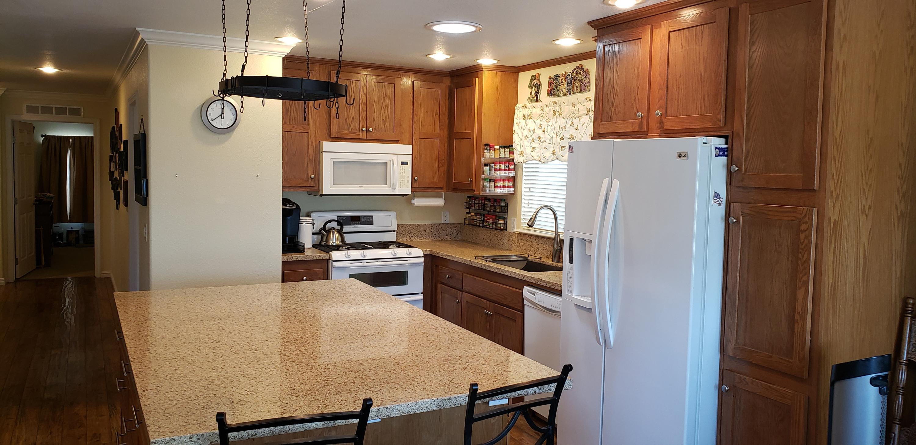 195 Tierra Rejada Road, Unit 87 Simi Valley, CA 93065 - Photo 5 of 33 20210415_123929