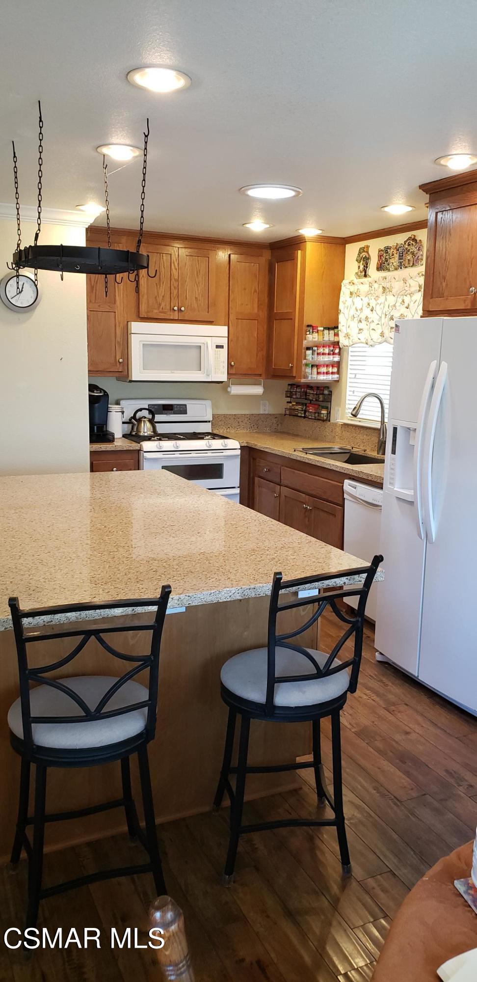 195 Tierra Rejada Road, Unit 87 Simi Valley, CA 93065 - Photo 6 of 33 20210415_123934