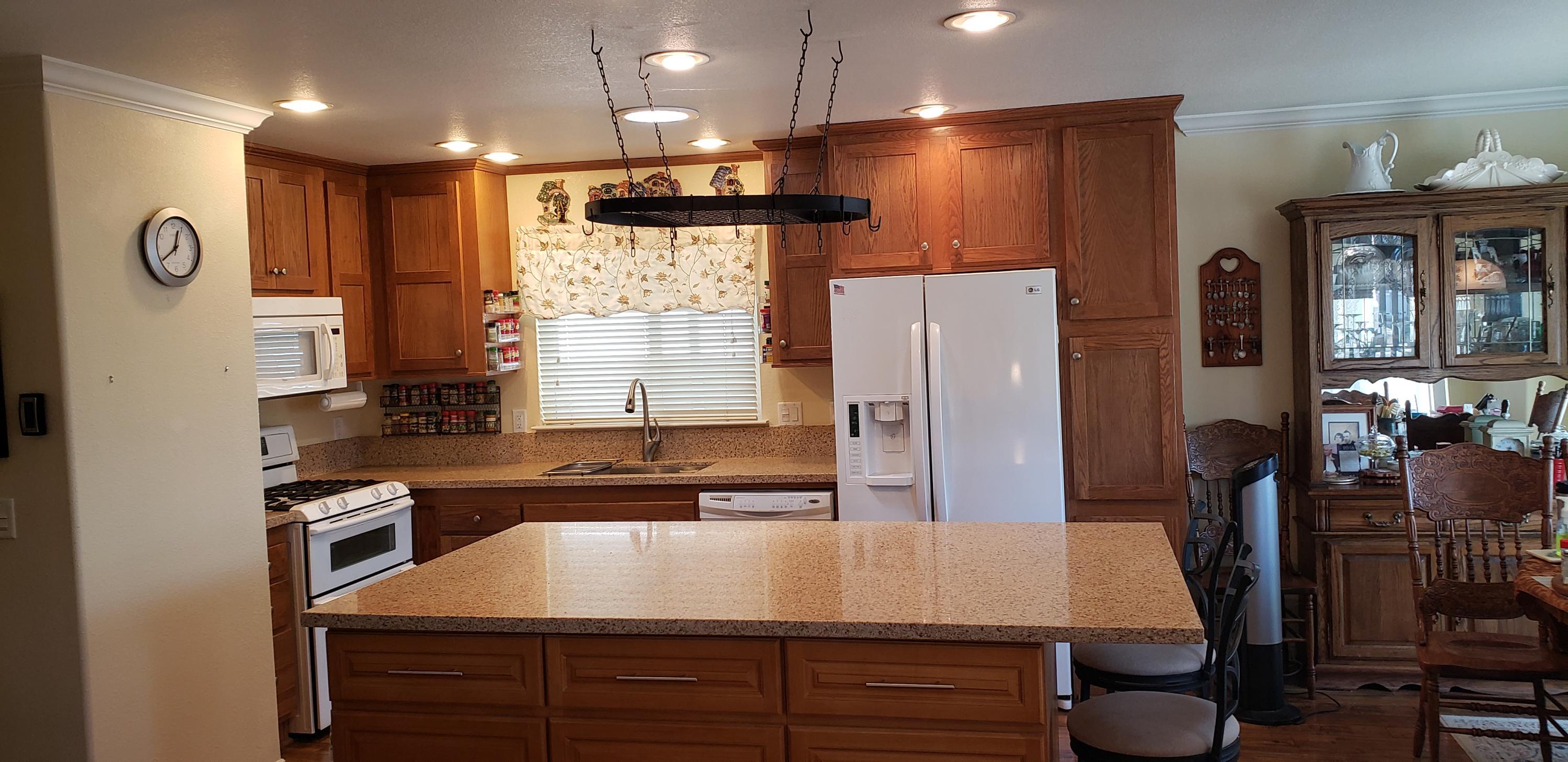 195 Tierra Rejada Road, Unit 87 Simi Valley, CA 93065 - Photo 7 of 33 20210415_124004