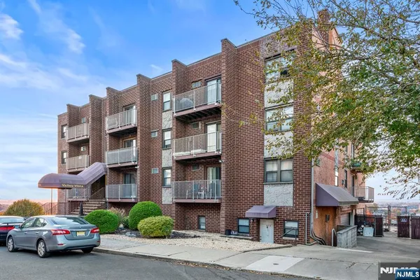 $2,050 | 201 12th Street, Unit 21, Palisades Park, NJ 07650