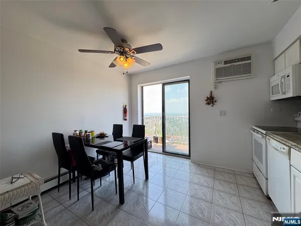 $2,050 | 201 12th Street, Unit 21, Palisades Park, NJ 07650