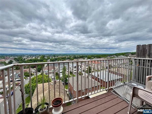 $2,050 | 201 12th Street, Unit 21, Palisades Park, NJ 07650