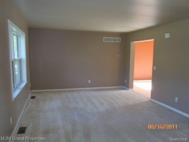 22799 Bohn Road Belleville, MI 48111 - Photo 4 of 15 22799 Bohn Living Room