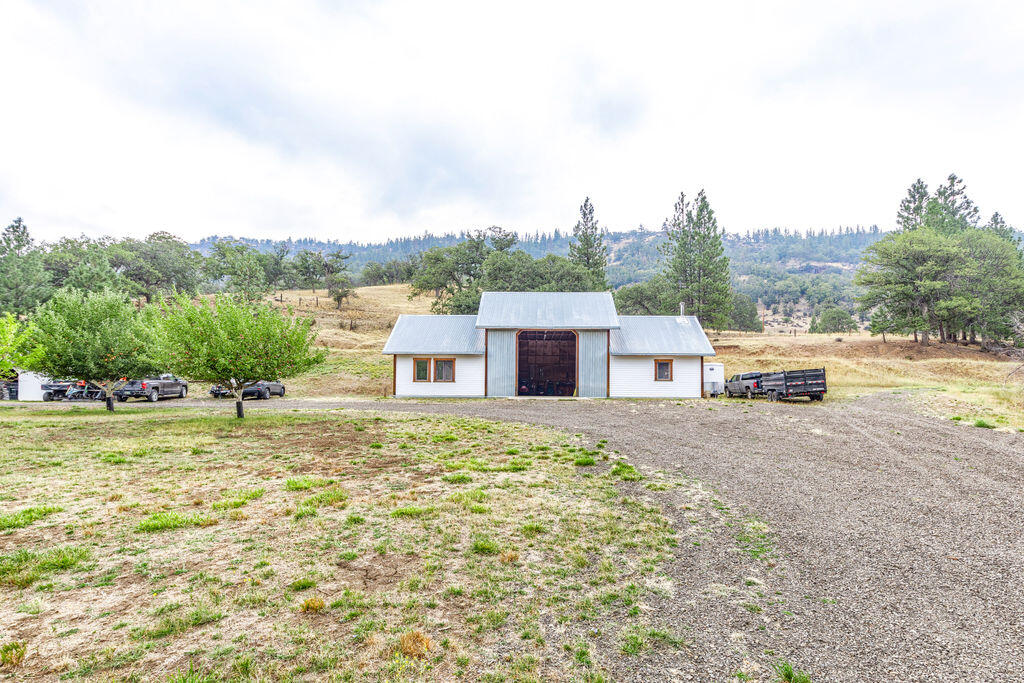 2245 Colestin Road Ashland, OR 97520 - Photo 28 of 69 28