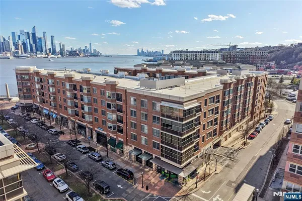 $3,750 | 22 Ave At Port Imperial, Unit 413, West New York, NJ 07093