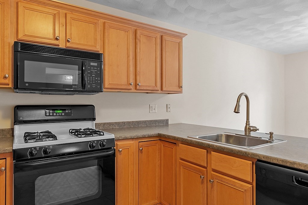 159 Allen Road, Unit 7 Billerica, MA 01821 - Photo 12 of 36