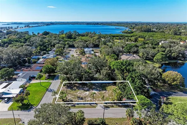 $399,000 | 210 77th Street Northwest, Bradenton, FL 34209