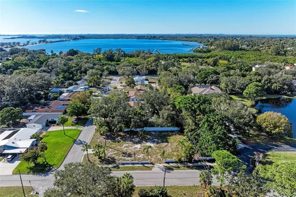 $399,000 | 210 77th Street Northwest, Bradenton, FL 34209