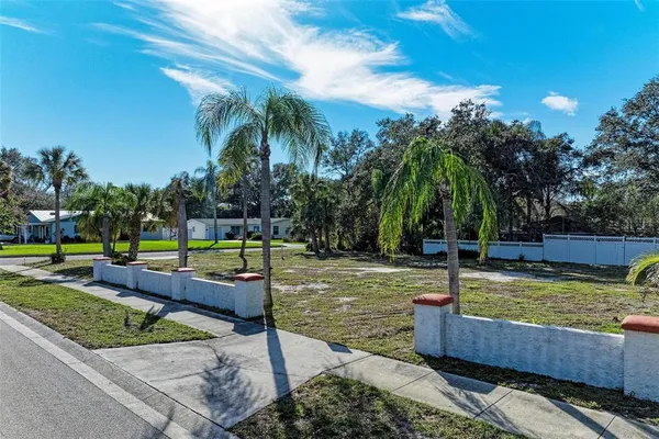 $399,000 | 210 77th Street Northwest, Bradenton, FL 34209