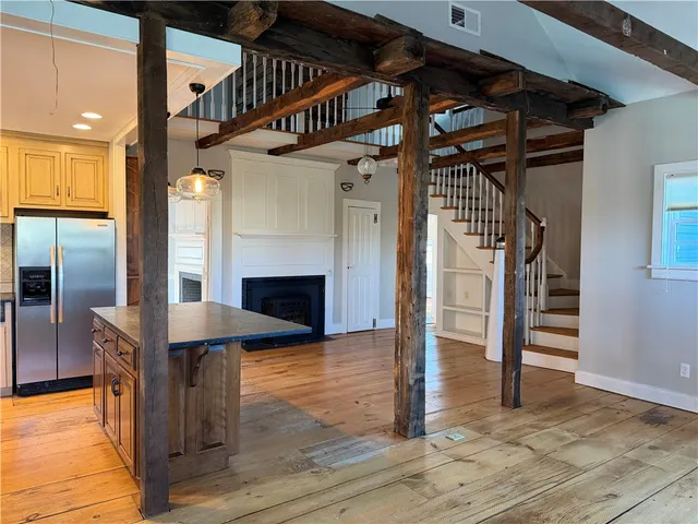 $3,900 | 31 Bradford Street, Unit 1, Bristol, RI 02809