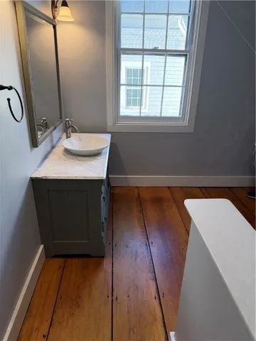 $3,900 | 31 Bradford Street, Unit 1, Bristol, RI 02809