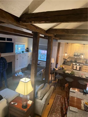 $3,900 | 31 Bradford Street, Unit 1, Bristol, RI 02809