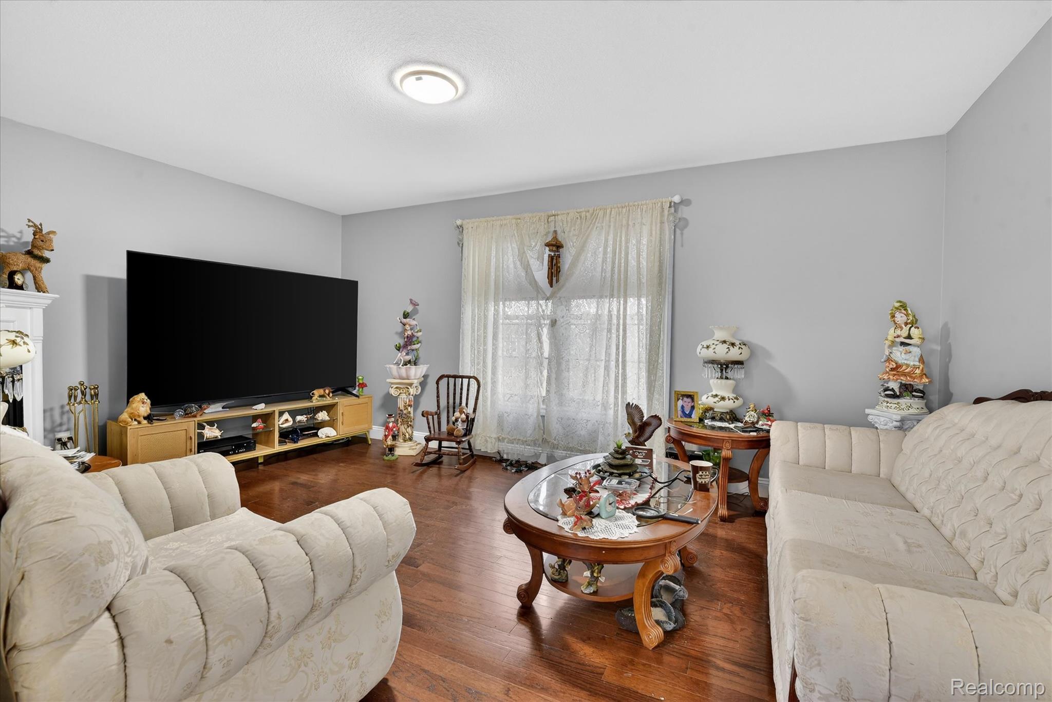 6198 Brancheau Road Newport, MI 48166 - Photo 15 of 47 07-6198-Brancheau-St-WindowStill-Photography.jpg