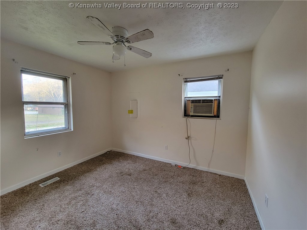 33 Ring Hollow Road Hernshaw, WV 25107 - Photo 8 of 13 Gallery Image 8