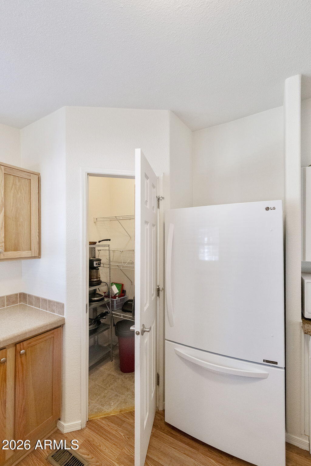 3700 South Tomahawk Road, Unit 93 Apache Junction, AZ 85119 - Photo 14 of 32 a view of living room